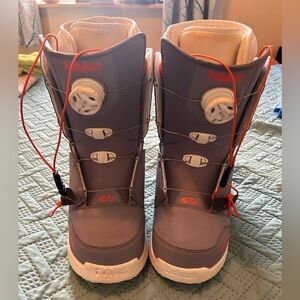 Revolution-ThirtyTwo Women’s Snowboarding Boots, Size 8.5, Soft, BOA Lacing